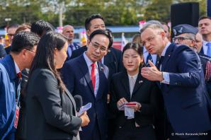 [VIDEO] Changwon. Wizyta Prezydenta RP w koreańskich zakładach zbrojeniowych
