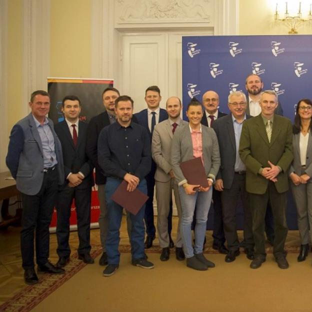 Medaliści i ich trenerzy zostali wyróżnieni